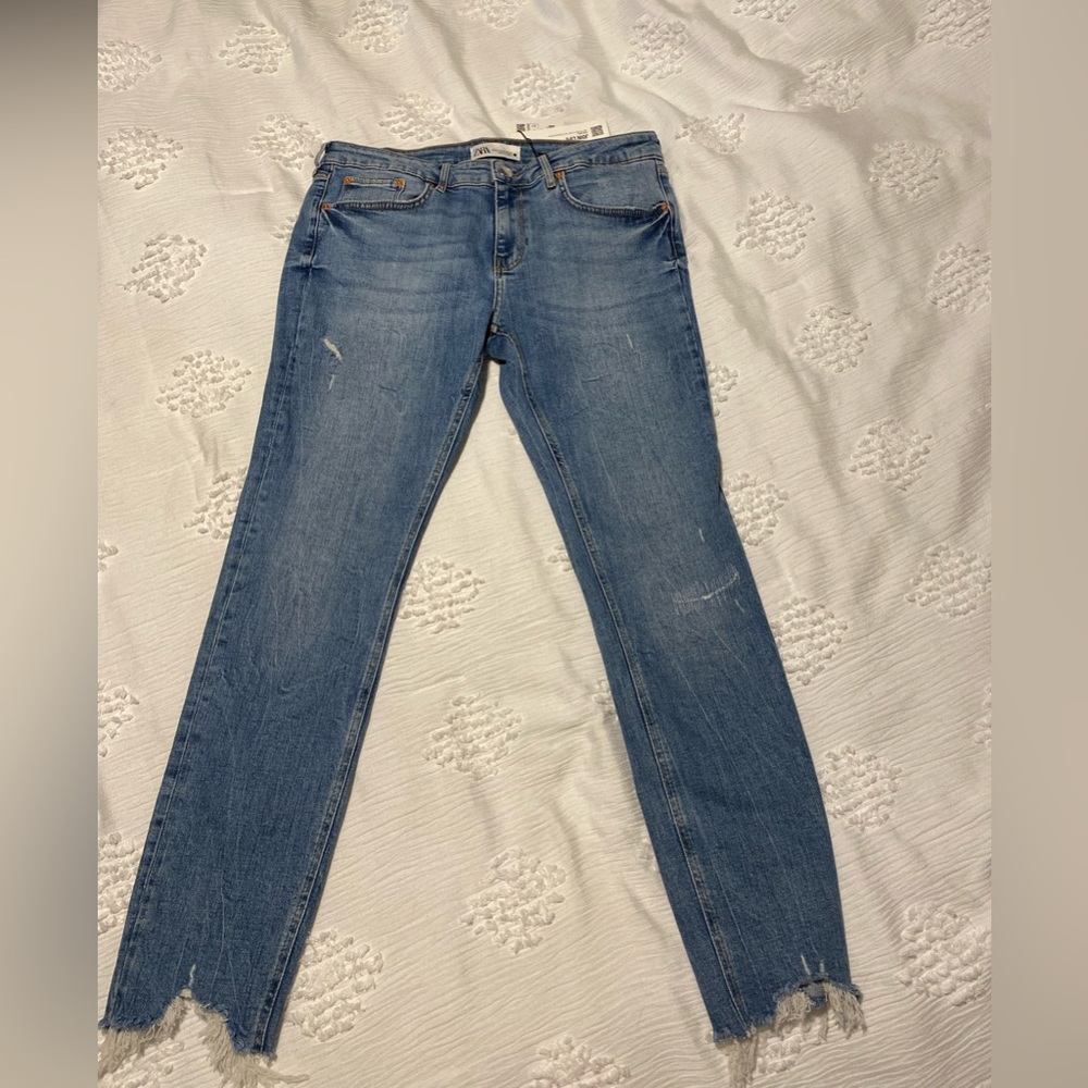 ZARA Mid Rise Slightly Distressed Skinny Jeans Size 12 NWT